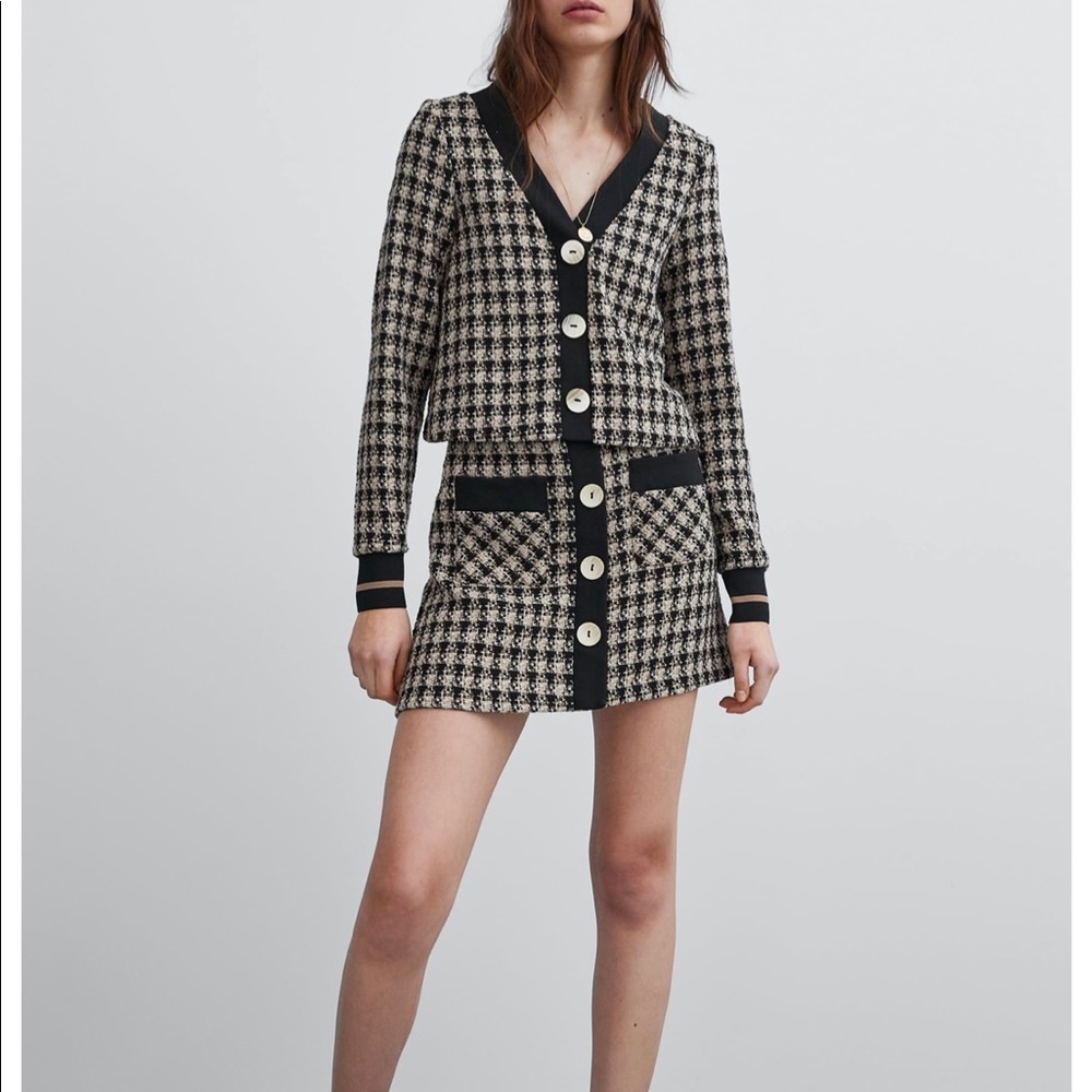 ISO zara tweed skirt with buttons